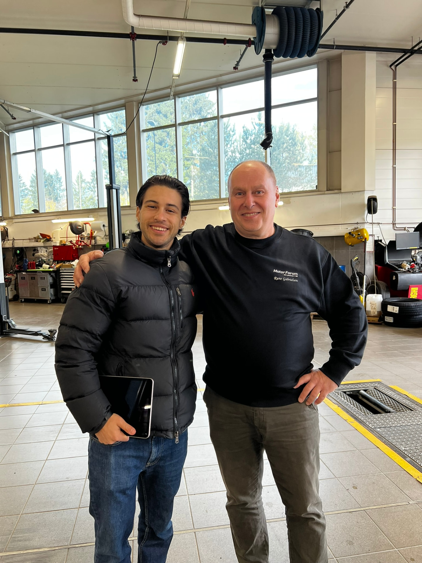 Arvid Strand fra Markedsførerne sammen med Rune fra Motor Forum